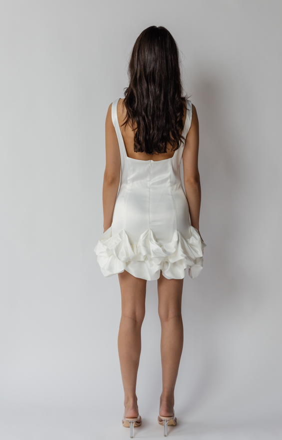 Model in Vivi Dress Mini