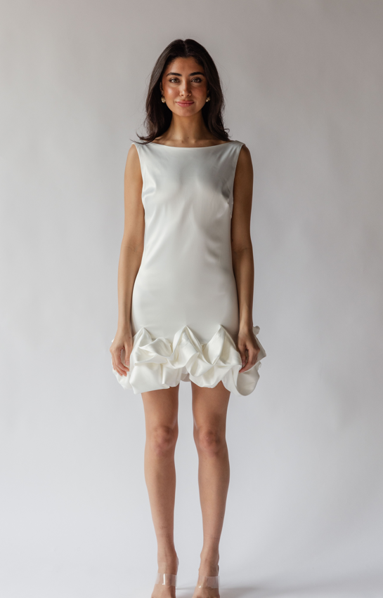 Model in Vivi Dress Mini